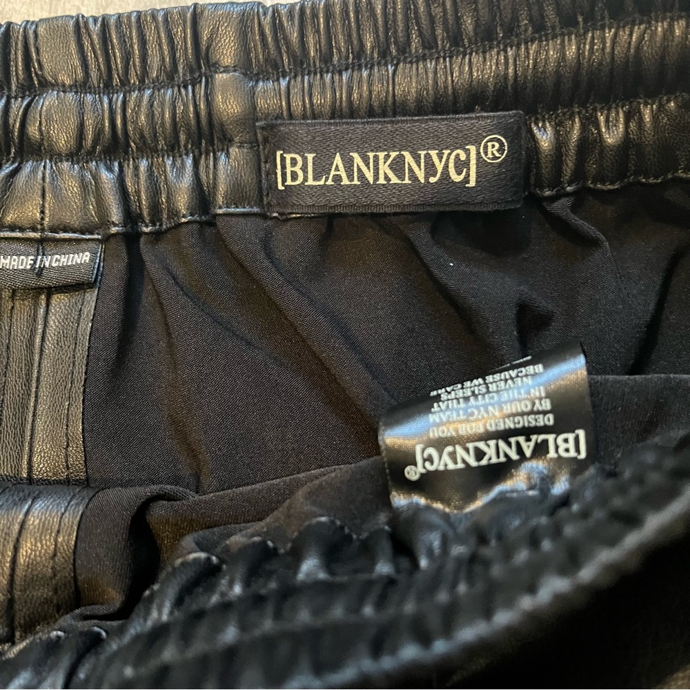 NWT, BLANK NYC Black Faux Leather Jogger Pants Drawstring, Sz 26 - Picture 14 of 15